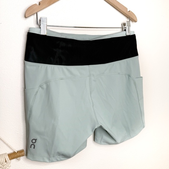 NWT On Running On Cloud Sprinter Shorts Light Blue NEW - Picture 3 of 7